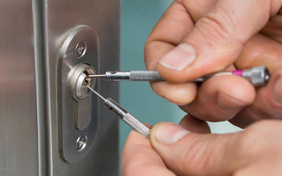 serrure porte de garage basculante Villepinte