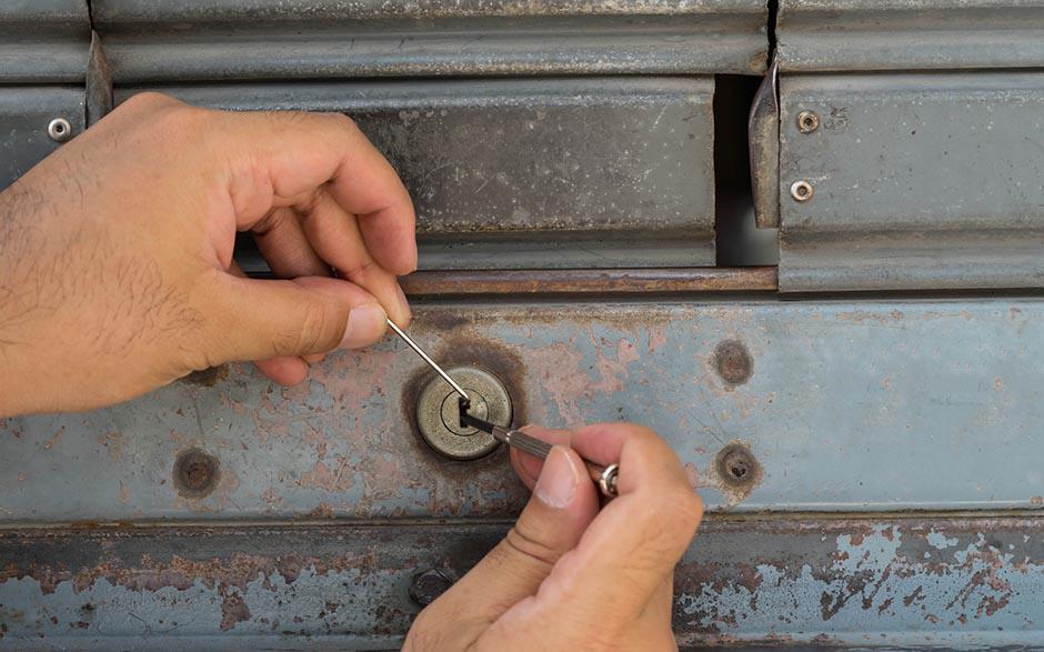 serrure porte de garage basculante Villepinte