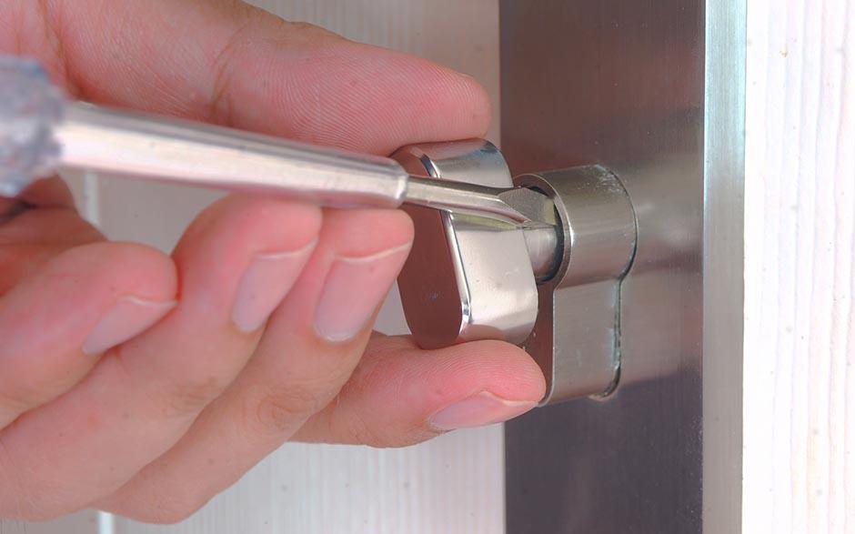 serrurier porte claquée Issy-les-Moulineaux